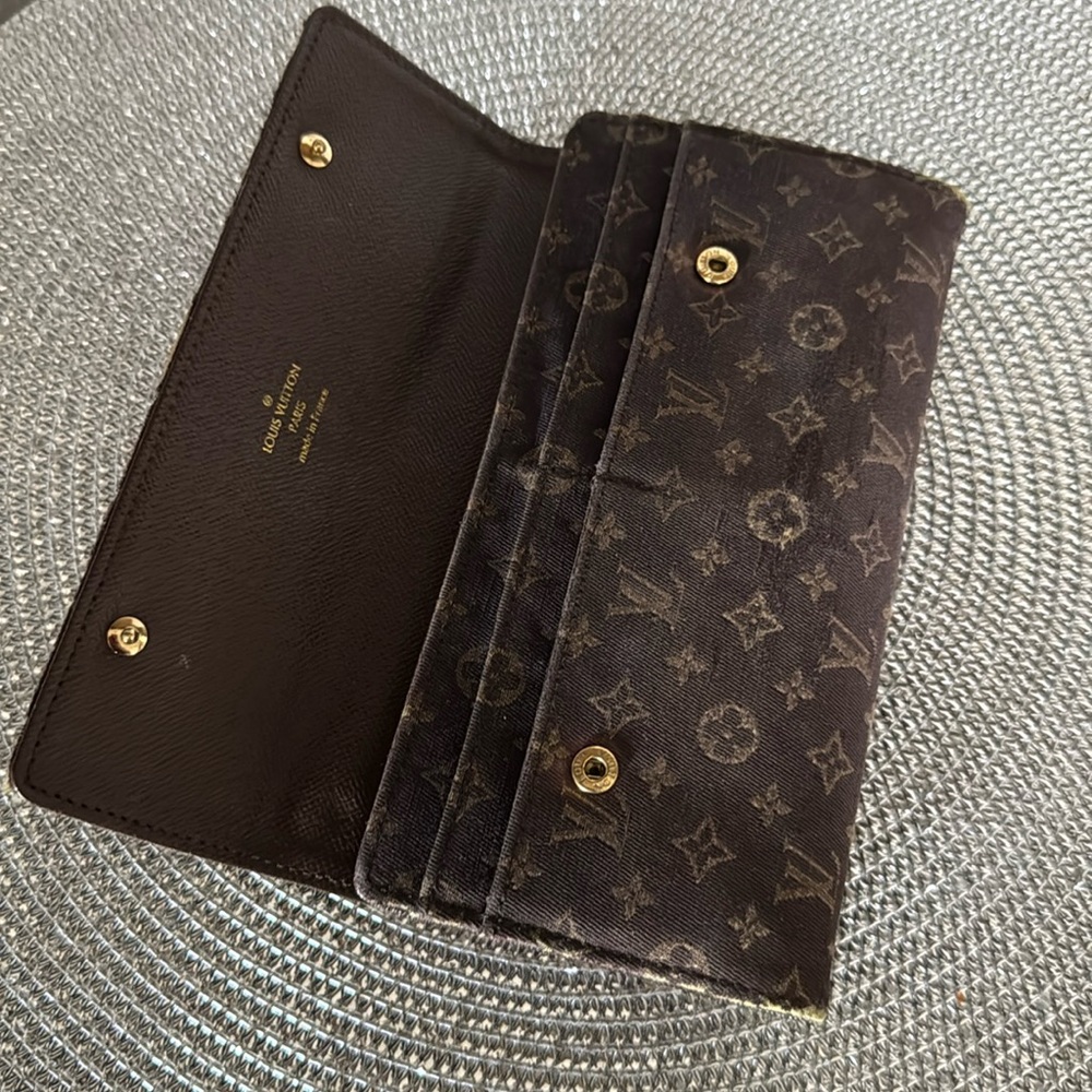 Authentic Louis Vuitton Monogram Mini Lin Brown Denim Sarah Wallet - Picture 10 of 16